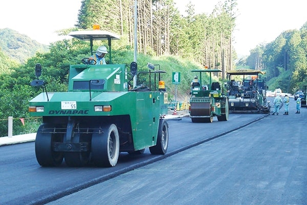 三遠南信自動車道(浜松市北区引佐)